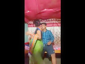 Instagram Meme Bhabhi Ko Pelne Ke Liye Set Karta Hua Devar Viral Video MMS
