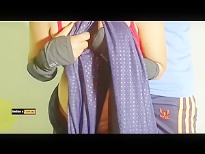 Indian Beautiful Maid Bhabhi Ko Pakad Kar Chod Diya